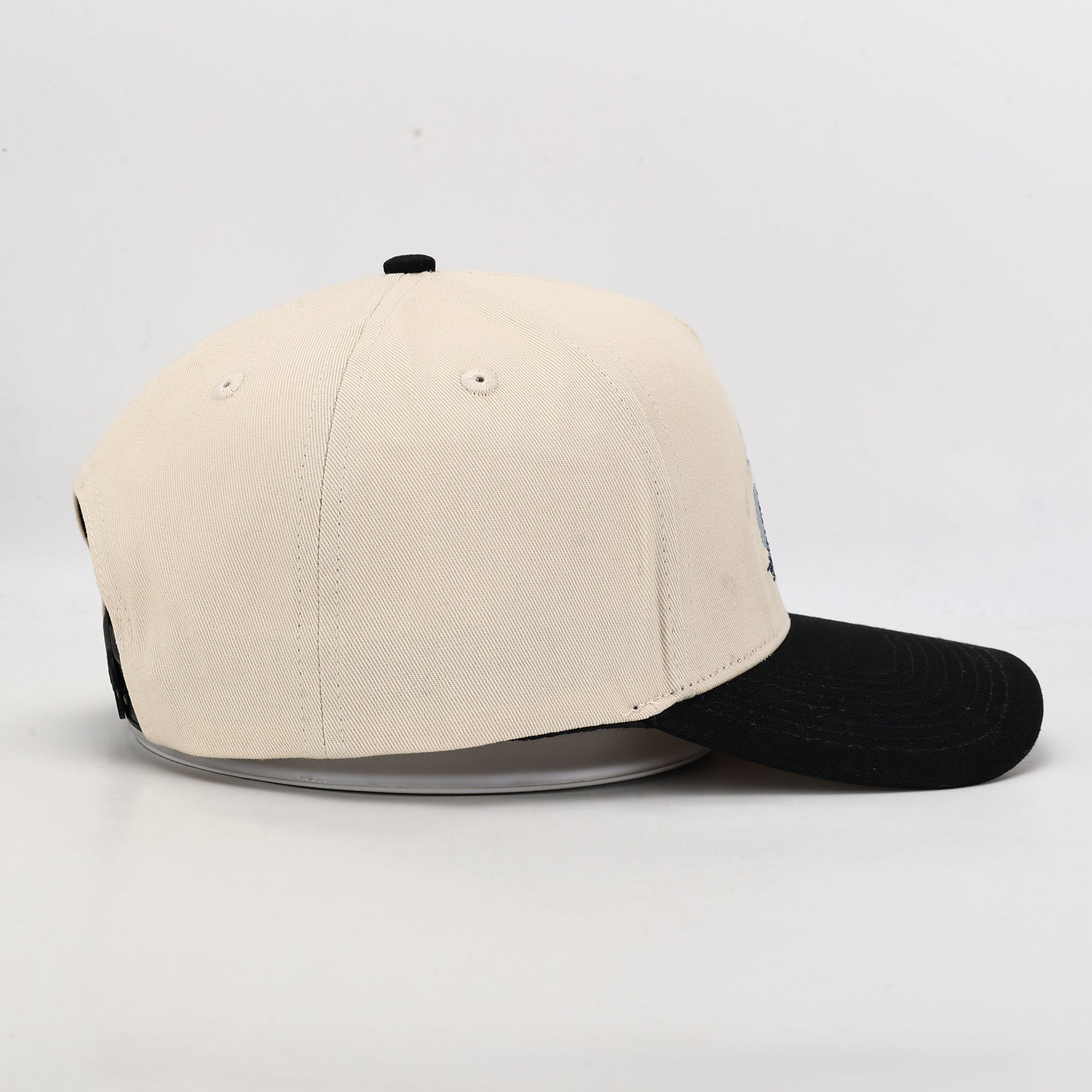 Beige and black brim baseball cap 